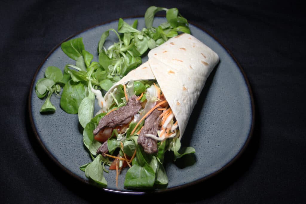 wrap boeuf emincé mariné legumes