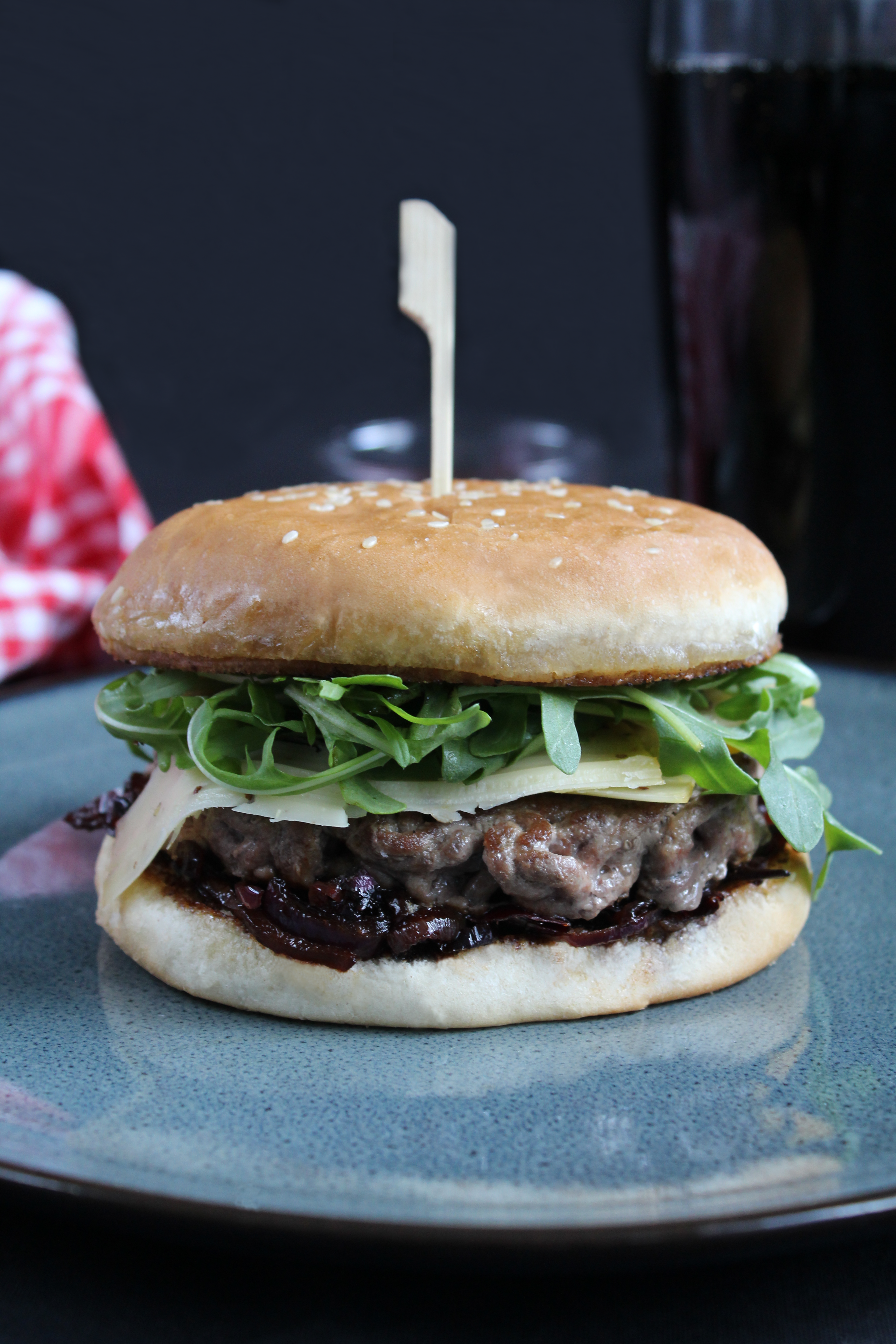 Lire la suite à propos de l’article BURGER AU STEAK HACHÉ ABERDEEN ANGUS VBF