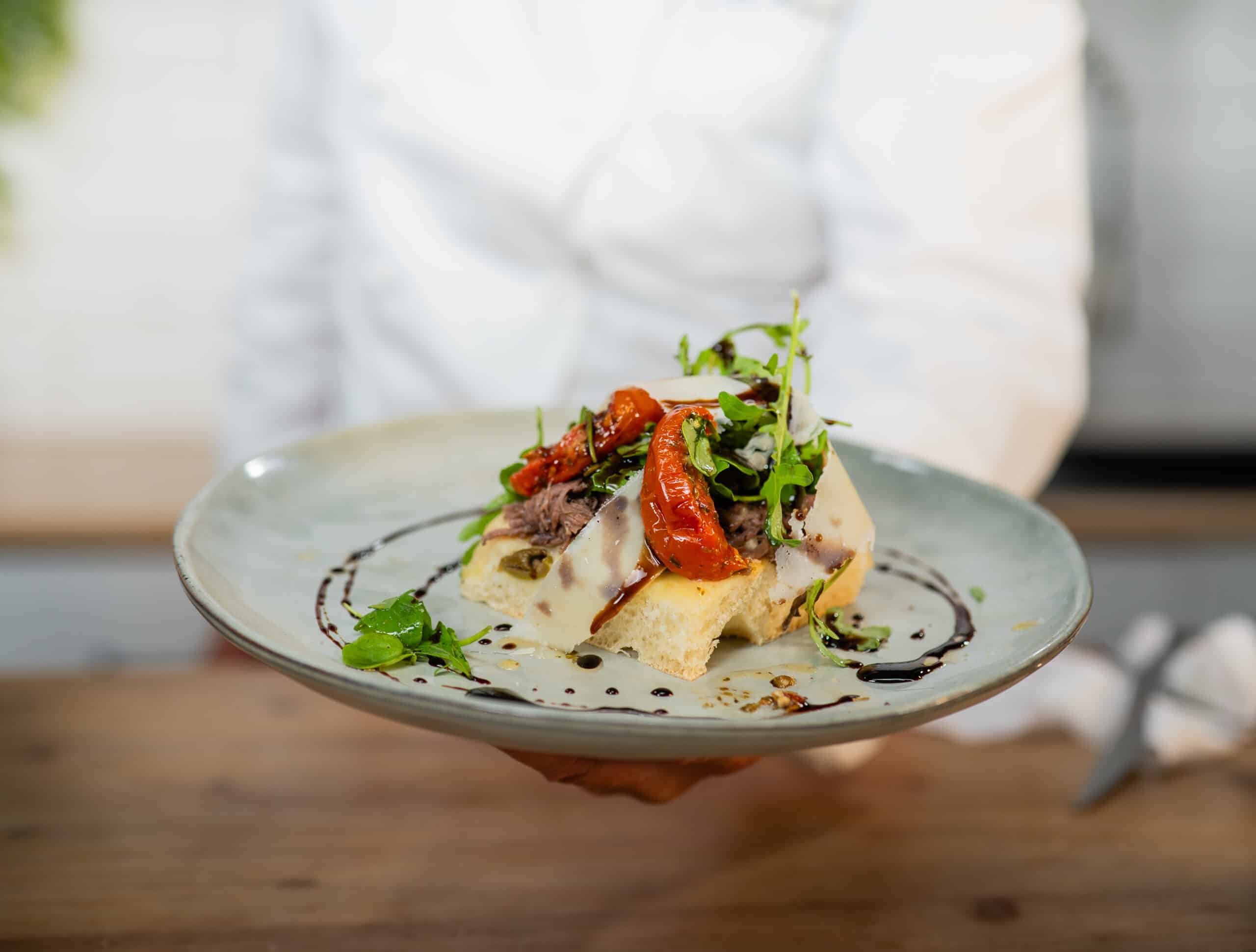 Lire la suite à propos de l’article FOCACCIA GOURMANDE AU PALERON DE BŒUF ABERDEEN ANGUS EFFILOCHÉ PAR HUBERT HOUZET