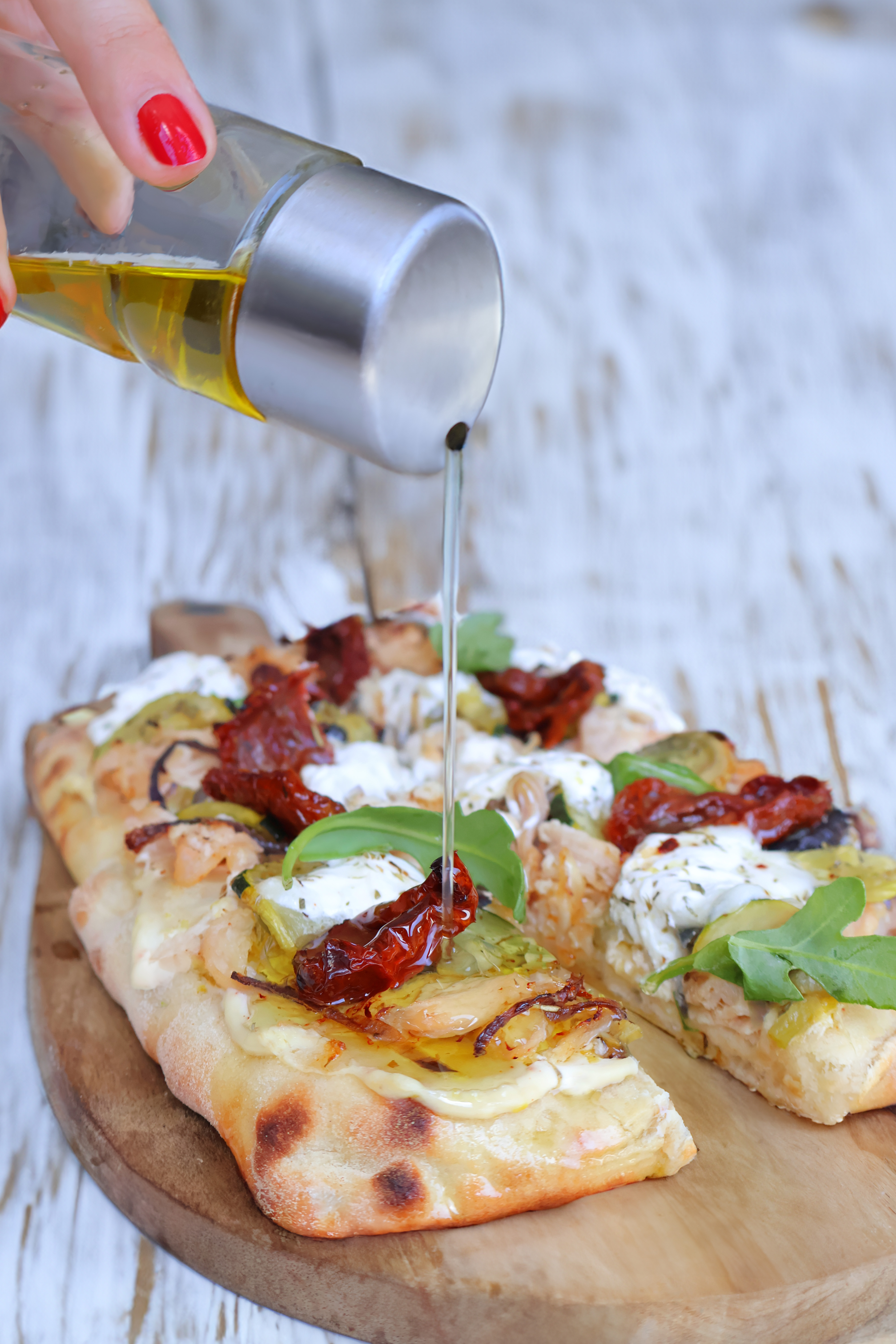 Lire la suite à propos de l’article PINSA DE DINDE À EFFILOCHER, BURRATA ET LÉGUMES GRILLÉS