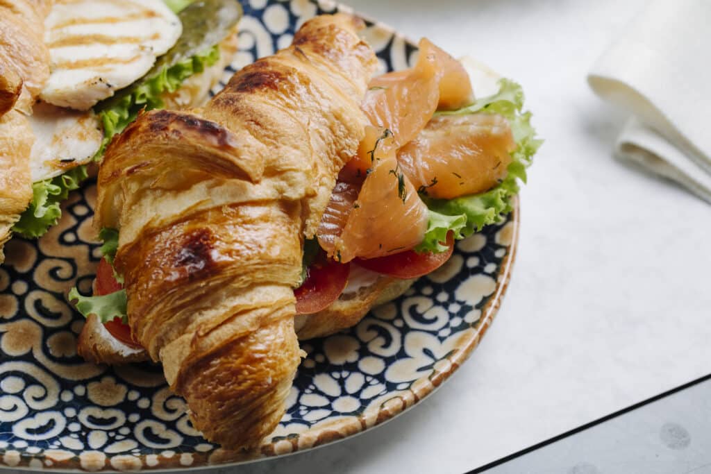 Croissant au saumon